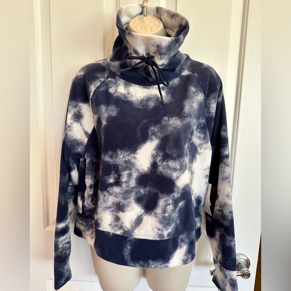 Old Navy Cropped Fleece Funnel Neck Top Medium | Go-Warm Active NWT - Picture 4 of 13